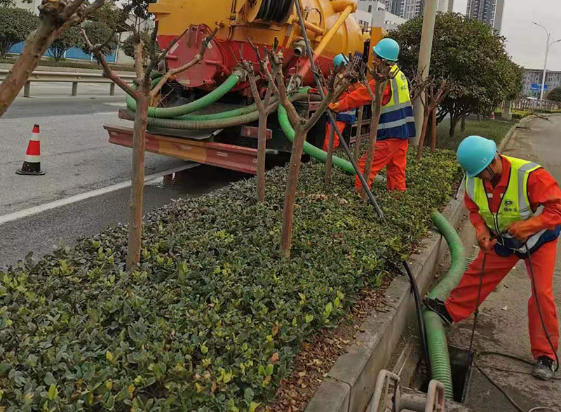 阿拉善右市政管道清淤